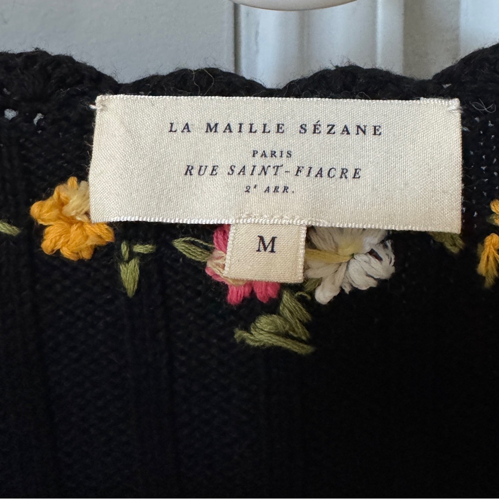 Sezane Black Short-Sleeve Ribbed Cardigan with Floral Embroidery - Picture 3 of 7